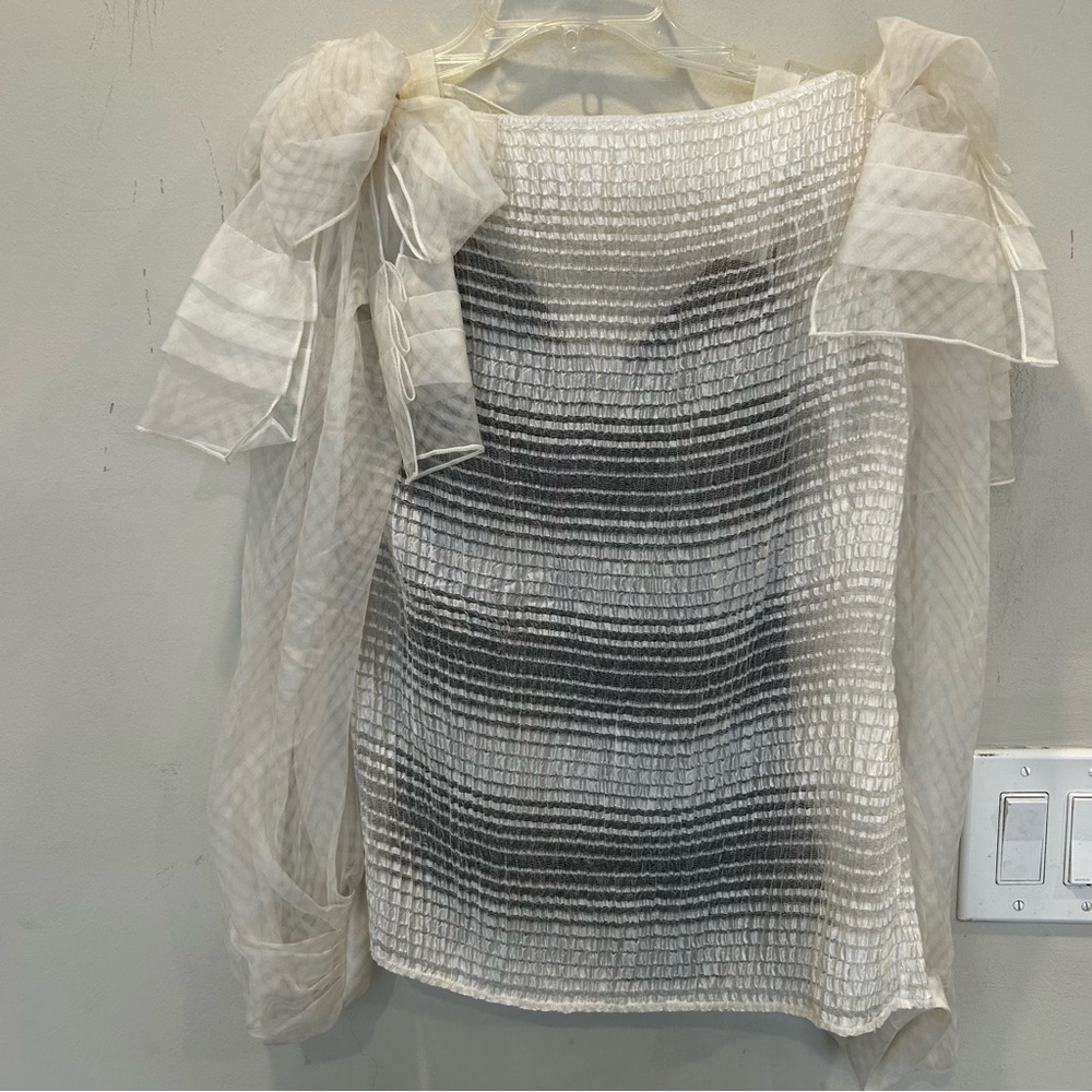 Zac Posen White Textured Chiffon 2Pc Top Puff Bell Long Sleeves size 6.
